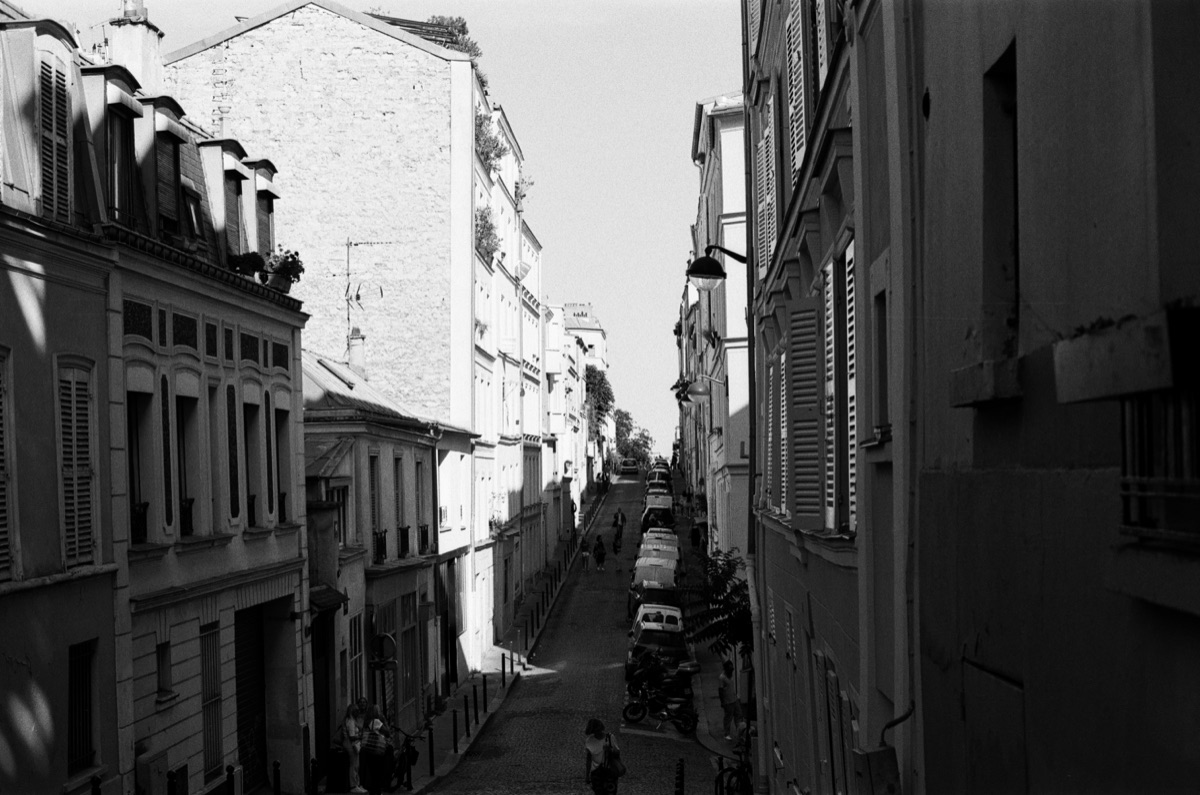 Montmartre, Paris. Kodak T-MAX 400.